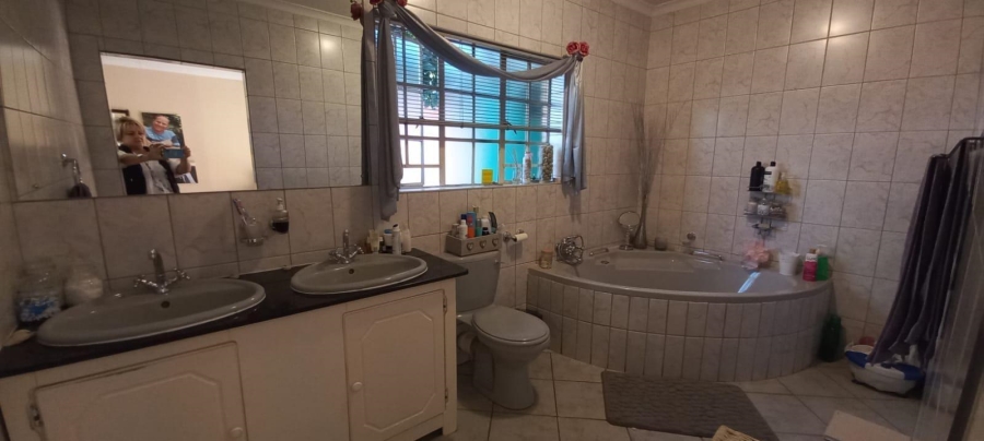 4 Bedroom Property for Sale in Cashan North West